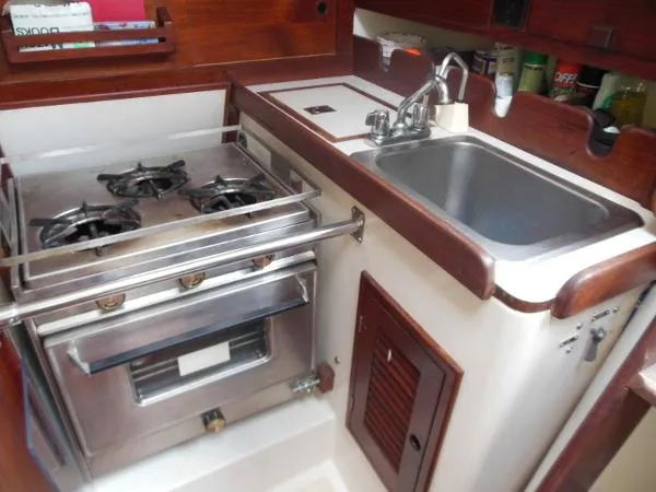 Slide: The Image of Tartan 33 Sloop 1981 - 11