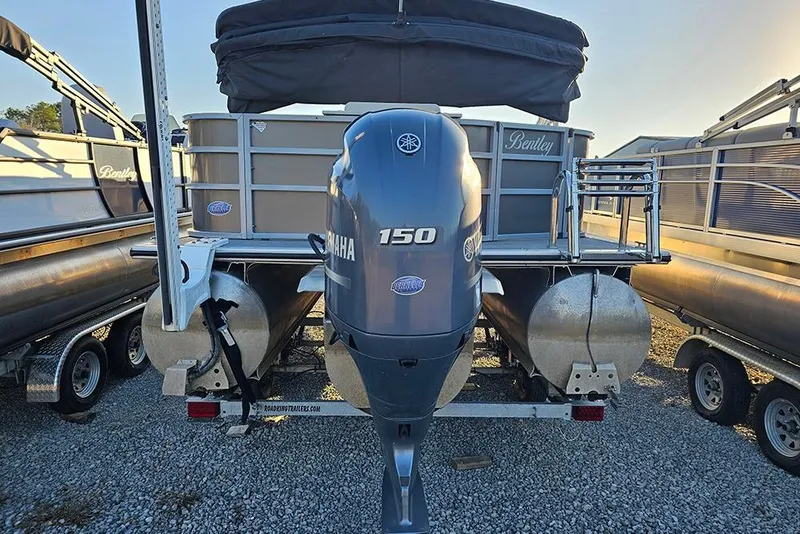 Slide: The Image of 2021 Bentley Pontoons 223 Fish-N-Cruise with Yamaha 150 engine, rear view. - 6