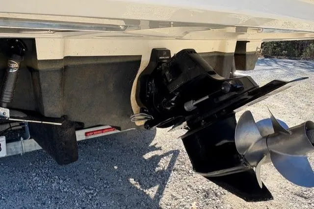 Slide: The Image of 2018 Sea Ray Sundancer 260 boat stern with propeller and outdrive. - 23