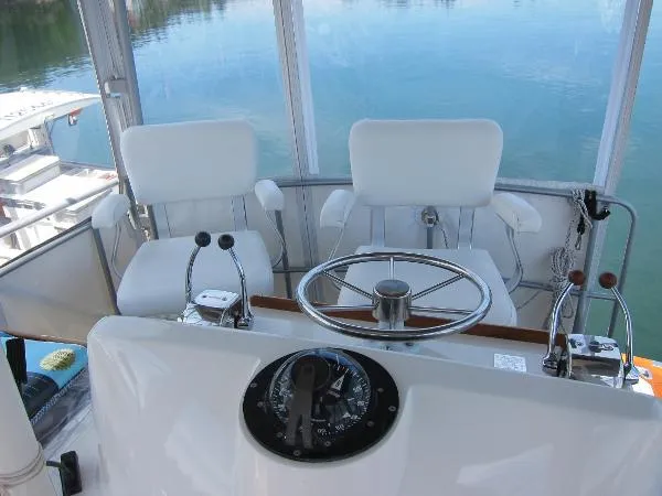 Slide: The Image of Bertram 37 Convertible 1987 - 10