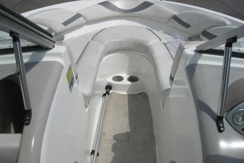 Slide: The Image of Close-up of a 2005 Maxum 1900 SR3 tachometer showing RPM gauge. - 18