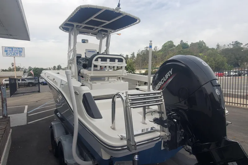 Slide: The Image of 2023 Bayliner Trophy T20CC boat with Mercury engine at Sea Witch Marine dealership. - 3