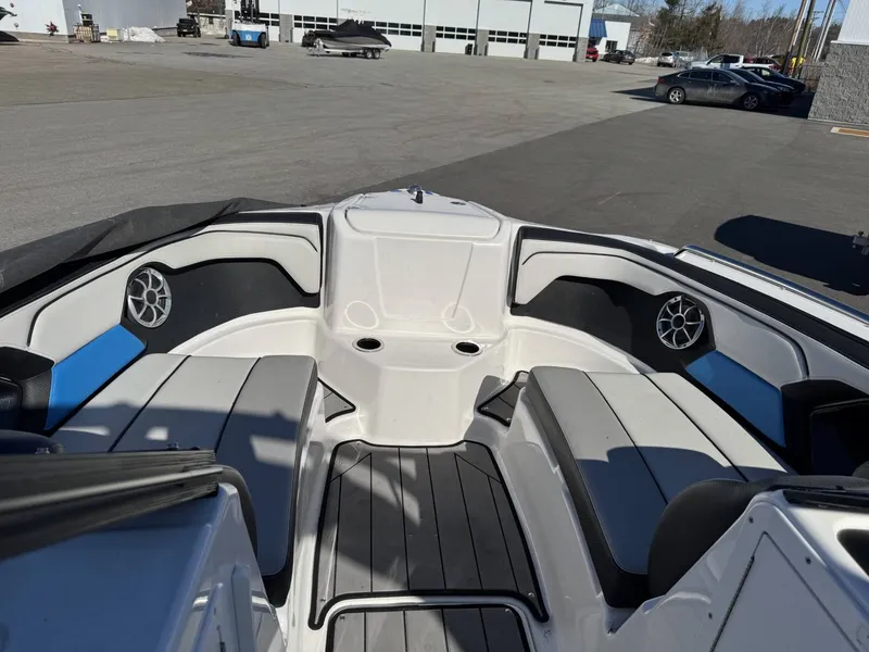 Slide: The Image of Yamaha 212X 2019 - 8