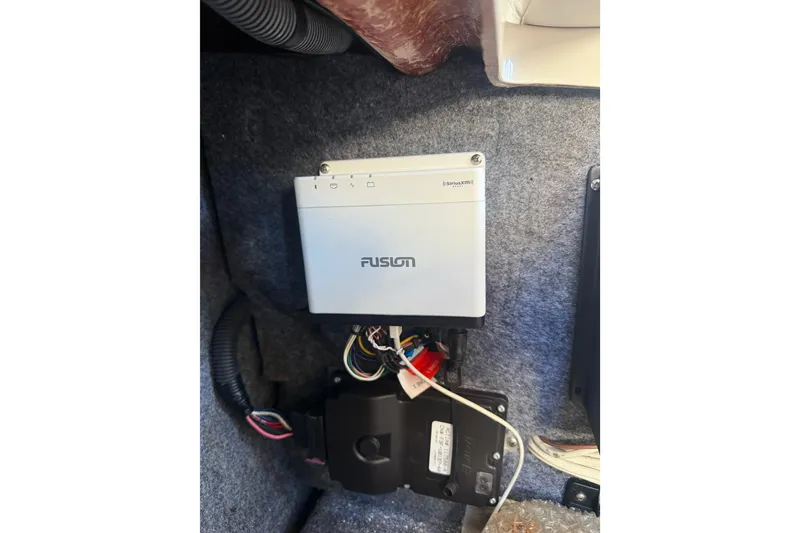 Slide: The Image of Fusion audio system in 2017 Yamaha Boats 242 Limited S E-Series. - 14