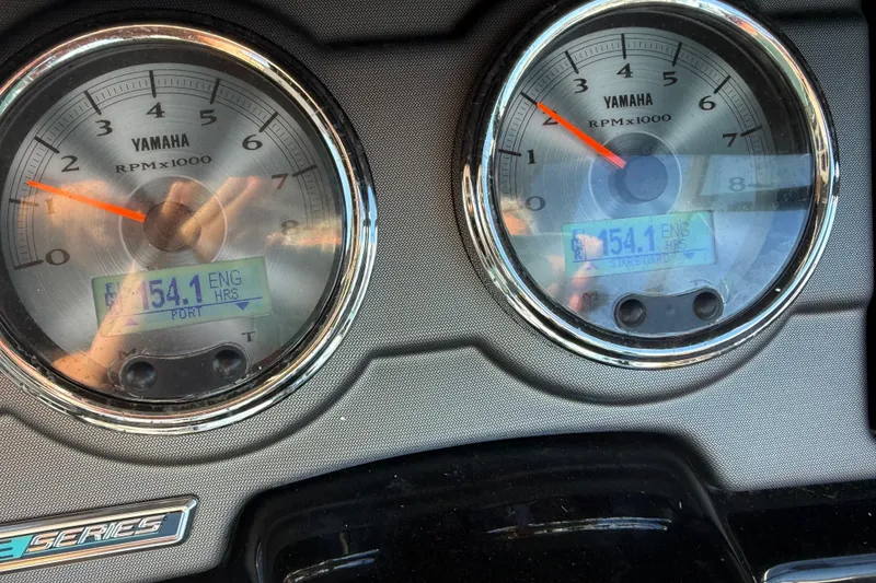 Slide: The Image of Dashboard of 2017 Yamaha Boats 242 Limited S E-Series showing RPM gauges. - 25