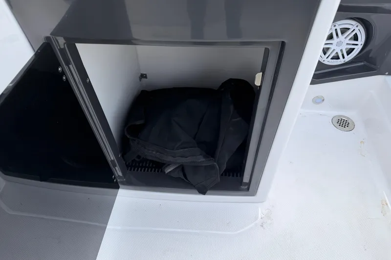 Slide: The Image of 2025 Monterey 278SS Super Sport boat with sleek design and modern features. - 23