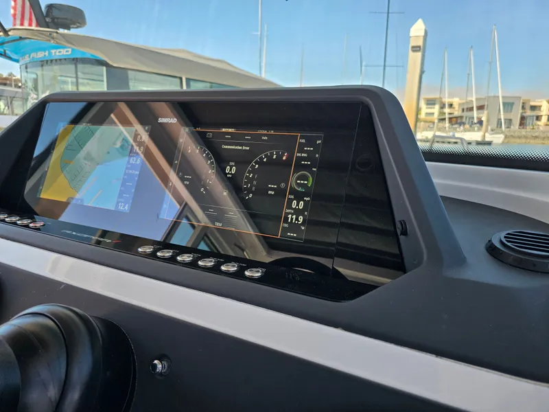 Slide: The Image of Axopar 28 Cabin 2021 - 15