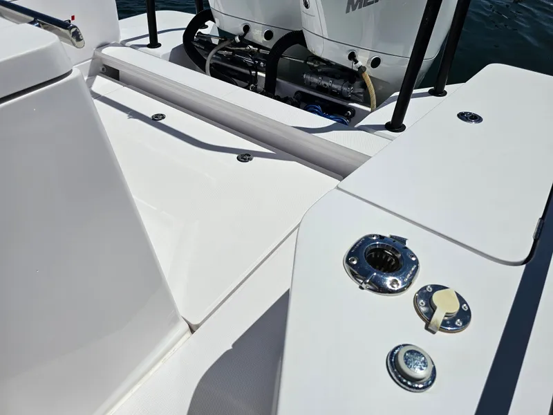 Slide: The Image of Axopar 28 Cabin 2021 - 24