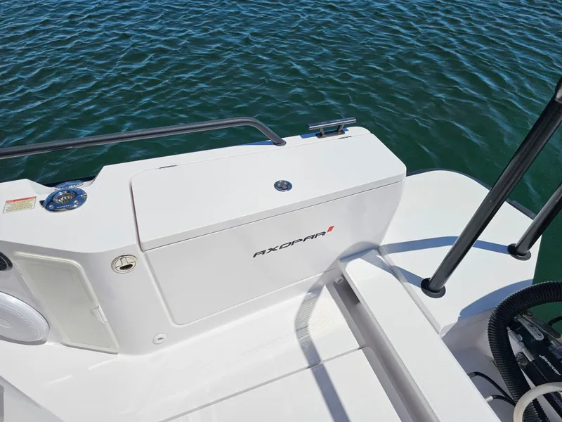 Slide: The Image of Axopar 28 Cabin 2021 - 25