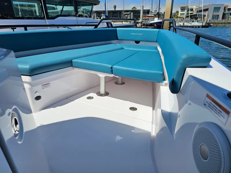 Slide: The Image of Axopar 28 Cabin 2021 - 28