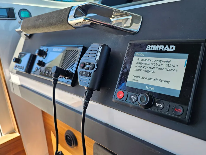 Slide: The Image of Axopar 28 Cabin 2021 - 29