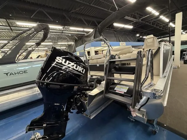 Slide: The Image of Tahoe LTZ 2385 VRB 2026 - 2