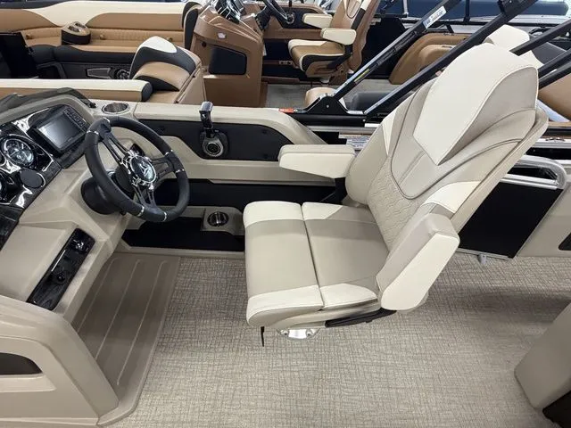 Slide: The Image of Tahoe LTZ 2385 VRB 2026 - 7