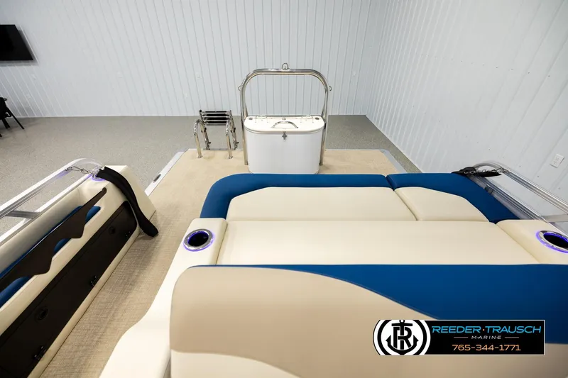 Slide: The Image of 2026 Avalon LSZ ENT boat interior with luxurious seating and modern design. - 15