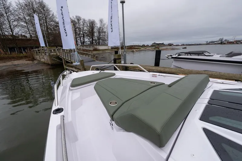 Slide: The Image of Axopar 38 Cross Cabin 2027 - 81