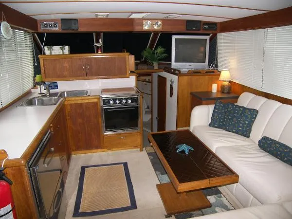 Slide: The Image of Tollycraft 40 Sport Sedan 1987 - 6