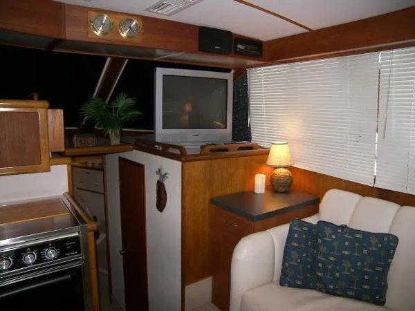 Slide: The Image of Tollycraft 40 Sport Sedan 1987 - 9