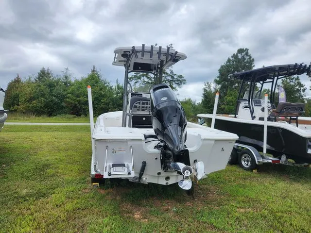 Slide: The Image of Sea Pro 230 DLX W/200HP 2025 - 5