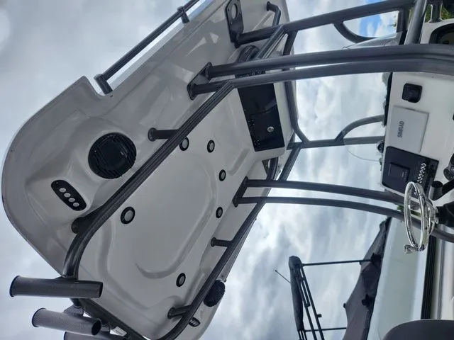 Slide: The Image of Sea Pro 230 DLX W/200HP 2025 - 7