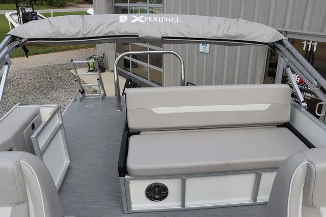 Slide: The Image of Godfrey XPERIENCE 2286 SFLX W/150HP 2026 - 12