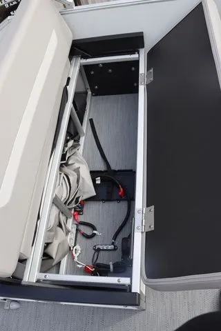 Slide: The Image of Godfrey XPERIENCE 2286 SFLX W/150HP 2026 - 13