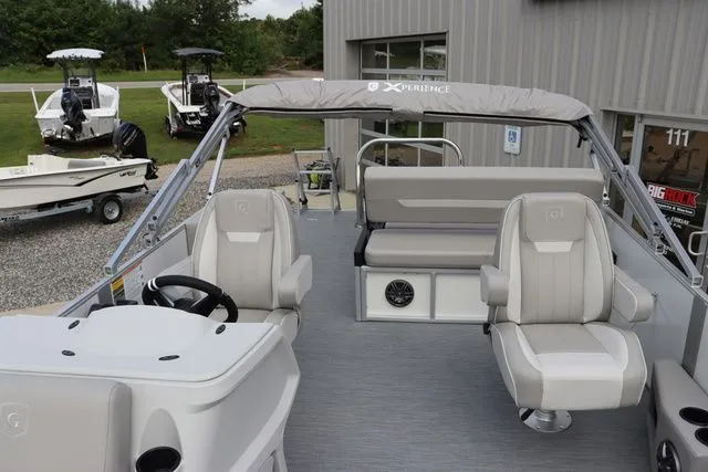 Slide: The Image of Godfrey XPERIENCE 2286 SFLX W/150HP 2026 - 6