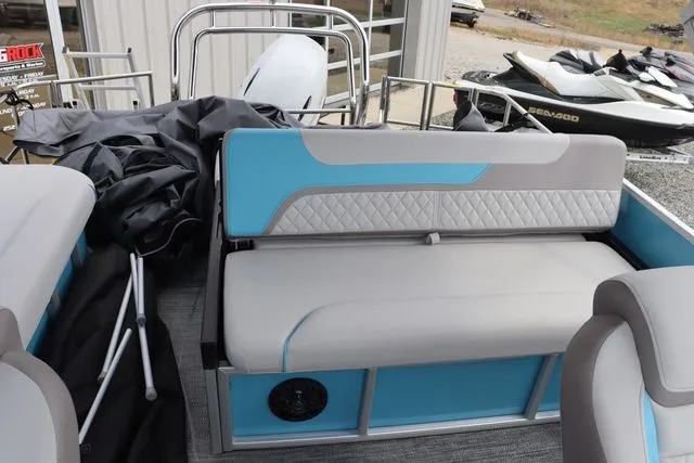 Slide: The Image of Godfrey SWEETWATER 2286 SFL W/150HP 2025 - 42