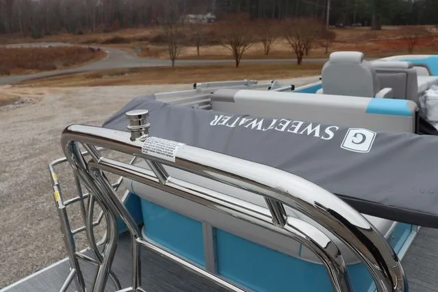 Slide: The Image of Godfrey SWEETWATER 2286 SFL W/150HP 2025 - 8