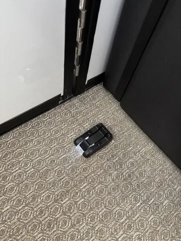 Slide: The Image of Evotti 521QL toy car on patterned carpet, 2026 model. - 16