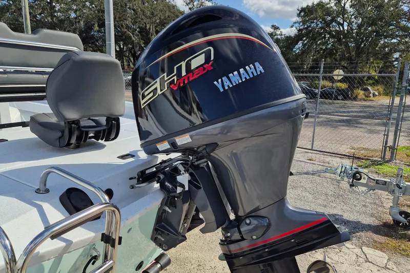 Slide: The Image of 2026 Xpress H20B Bay boat with Yamaha SHO VMAX outboard motor. - 17