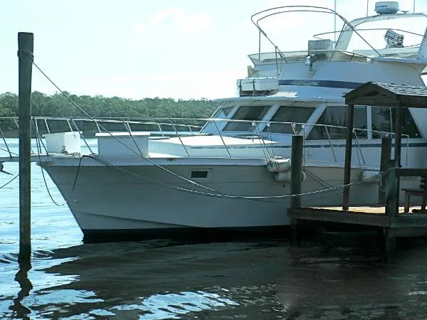 Slide: The Image of Uniflite 48 Yacht Fisherman 1982 - 1