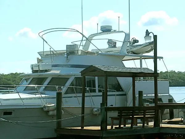 Slide: The Image of Uniflite 48 Yacht Fisherman 1982 - 2