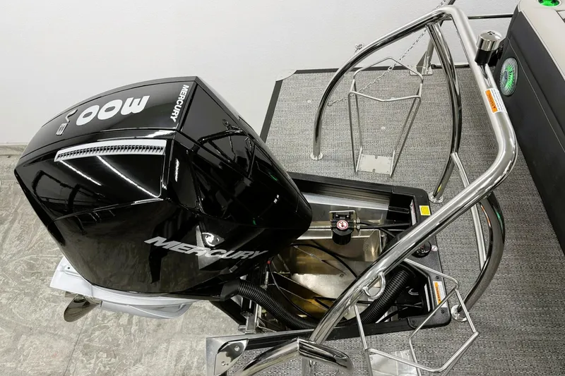 Slide: The Image of Barletta CORSA 25UC 2026 with Mercury 400 outboard motor, sleek design. - 12