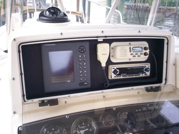 Slide: The Image of Boston Whaler outrage 26 1998 - 4