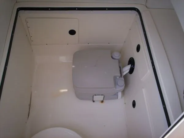 Slide: The Image of Boston Whaler outrage 26 1998 - 6