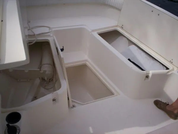 Slide: The Image of Boston Whaler outrage 26 1998 - 8