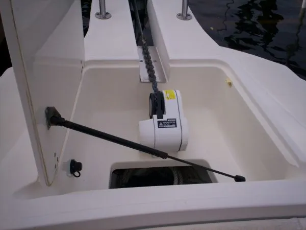 Slide: The Image of Boston Whaler outrage 26 1998 - 9