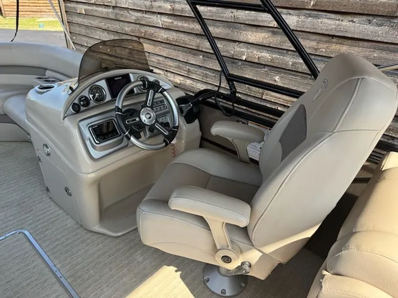 Slide: The Image of Trifecta 21 RFS SS 2019 - 4