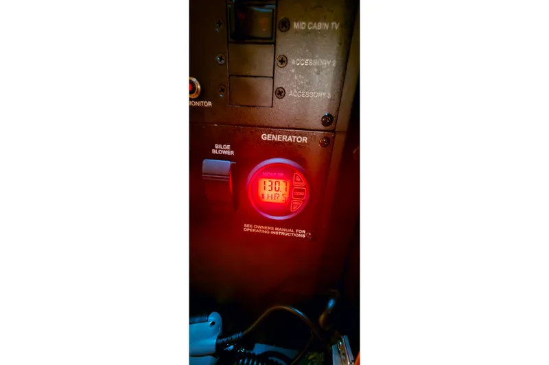 Slide: The Image of Kenyon alcohol stove on 2010 Sea Ray Sundancer 310 yacht kitchen counter. - 20