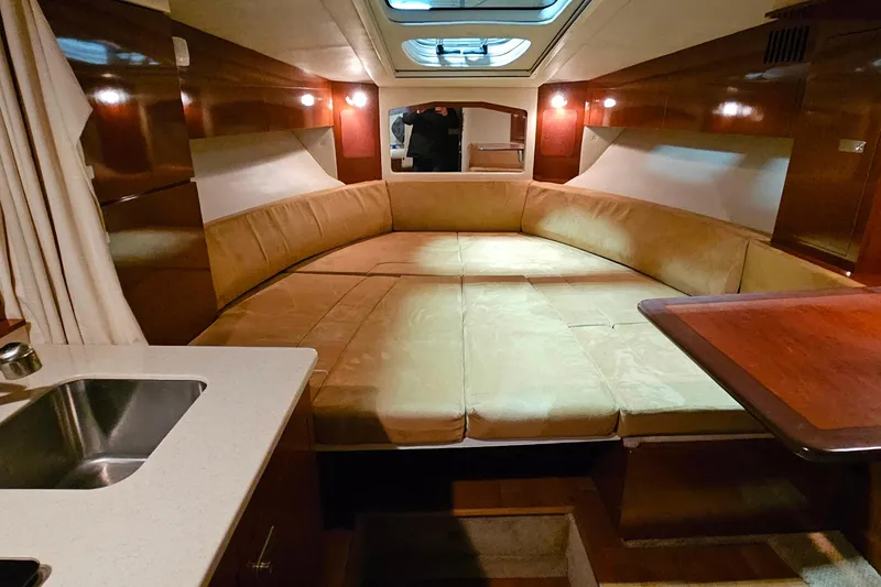 Slide: The Image of Kenyon cooktop on Sea Ray Sundancer 310, year 2010. - 21