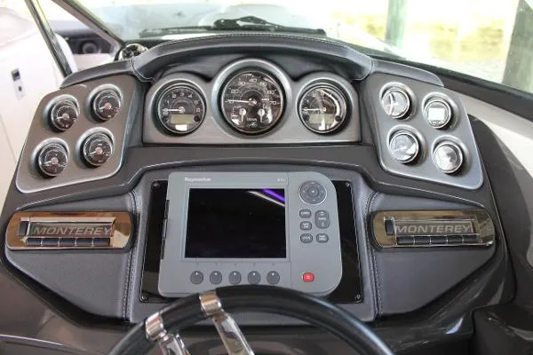 Slide: The Image of Monterey 328 Super Sport 2011 - 10