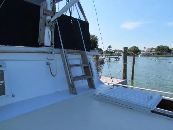 Slide: The Image of Marine Trader 38 Double Cabin 1979 - 6