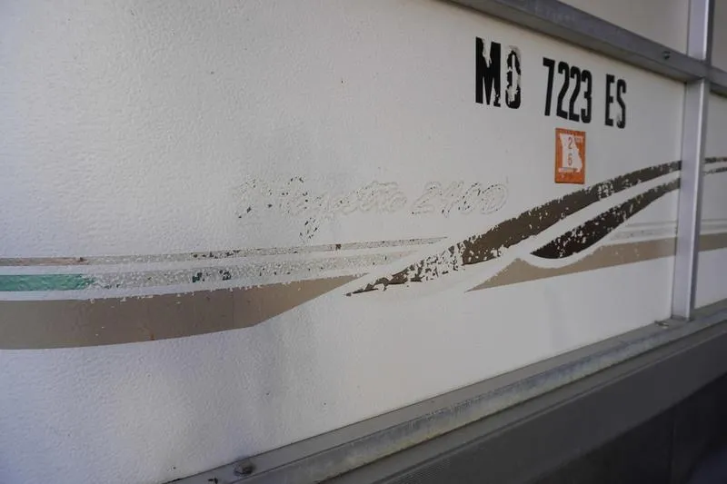 Slide: The Image of 2000 Sundancer Pontoons 240 Majestic with registration number MO 7223 ES. - 3