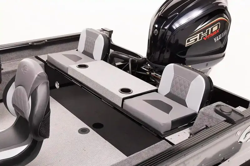 Slide: The Image of Manufacturer Provided Image: 2026 G3 Angler V21 F boat interior with Yamaha SHO VMAX engine and comfortable seating. - 6