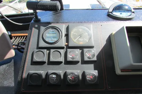 Slide: The Image of Bayliner 4588 Pilothouse MY 1990 - 11