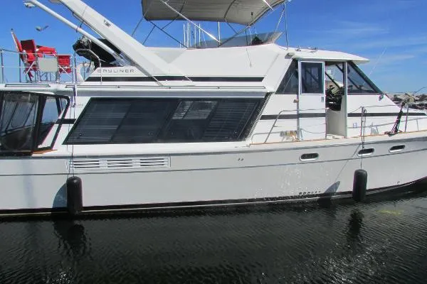 Slide: The Image of Bayliner 4588 Pilothouse MY 1990 - 4