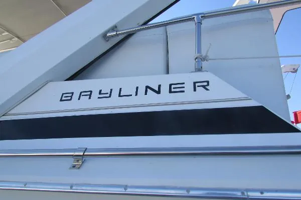 Slide: The Image of Bayliner 4588 Pilothouse MY 1990 - 8