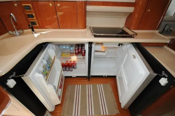 Slide: The Image of Sea Ray 480 Sedan Bridge 2001 - 11