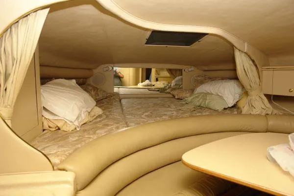Slide: The Image of Sea Ray 310 Sundancer 1998 - 3