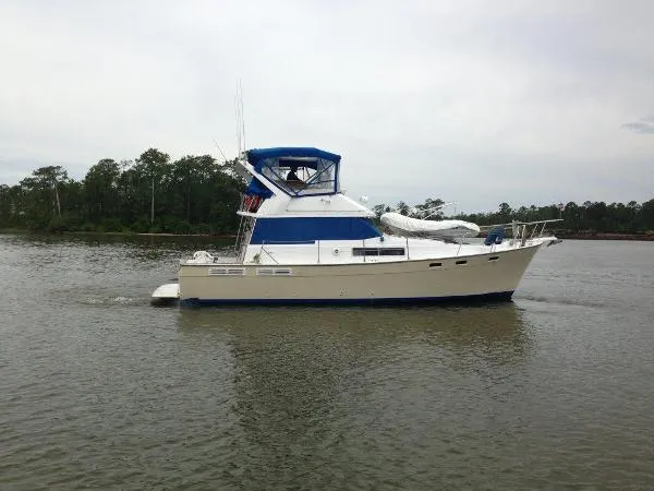 Slide: The Image of Bayliner 38 MOTOR YACHT 1986 - 0